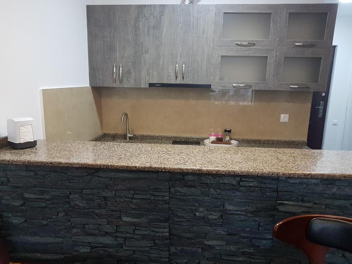 Apartament Premium Klass Lägenhet Batumi Exteriör bild